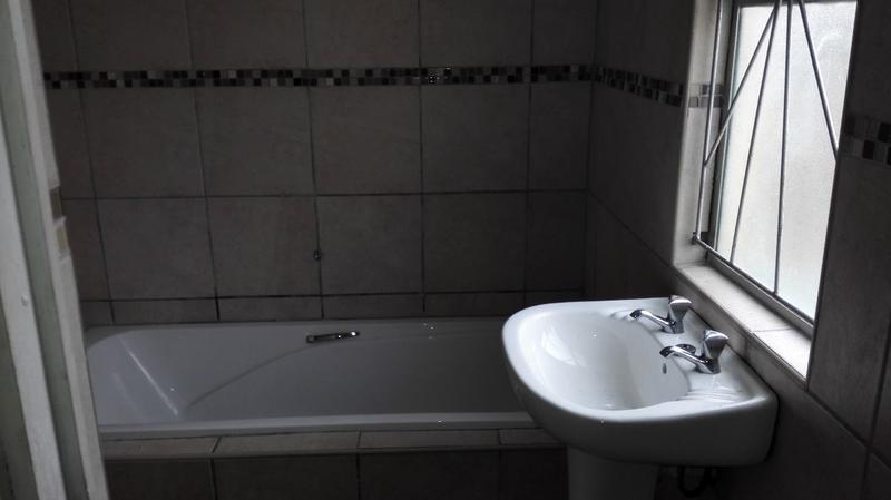 To Let 1 Bedroom Property for Rent in Gelvandale Eastern Cape